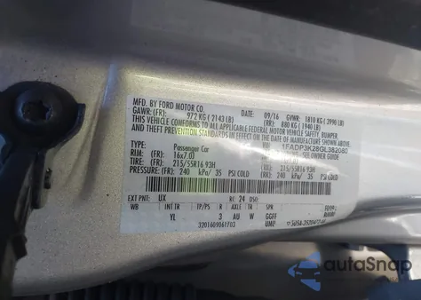 2016 Ford Focus Se z USA, uszkodzony, nr VIN 1FADP3K28GL382080